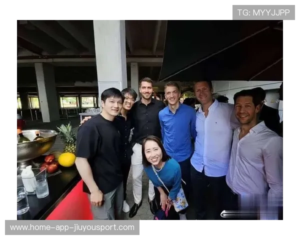 球员社媒晒出家庭聚餐，粉丝称其“人设抗打”