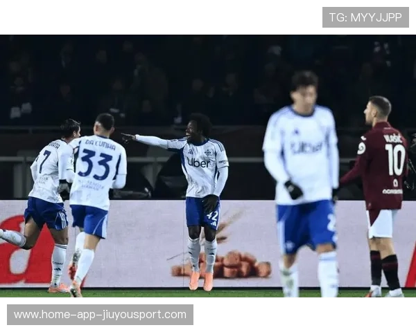 帕斯主罚点球被扑导致科莫欧战前景蒙阴,法布雷加斯公开力挺新星 帕斯主罚点球被扑导致科莫欧战前景蒙阴,法布雷加斯公开力挺新星